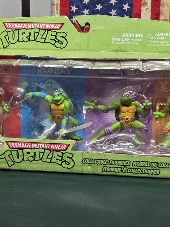 Other - **Kids Collectible Action Figures - Green**